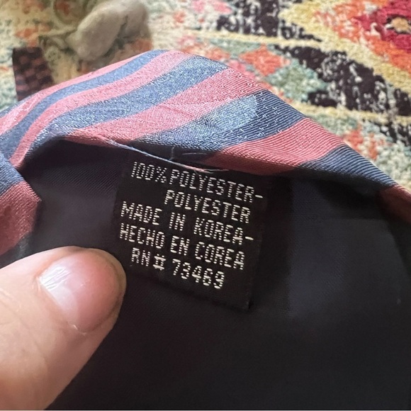 Vintage Winnie The Pooh Neck Tie Striped Honeybee Honeypot Pooh Bear Graphics - Picture 3 of 3